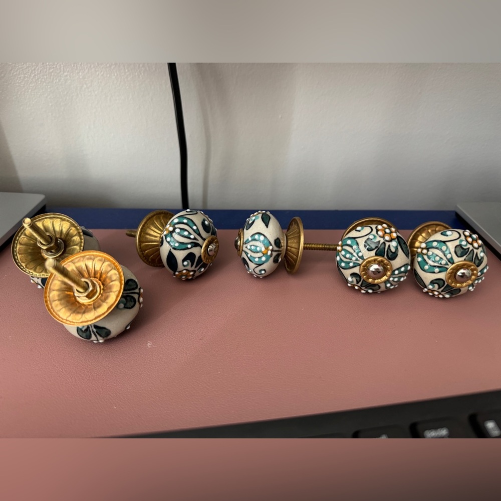 6 pc decorative knob set